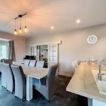 Villa Horizon With Jacuzzi Close To Centre & Sea 12pers Koksijde