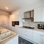 Villa Horizon With Jacuzzi Close To Centre & Sea 12pers