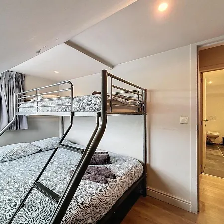 Villa Villa Horizon with jacuzzi close to centre&sea 12pers Koksijde