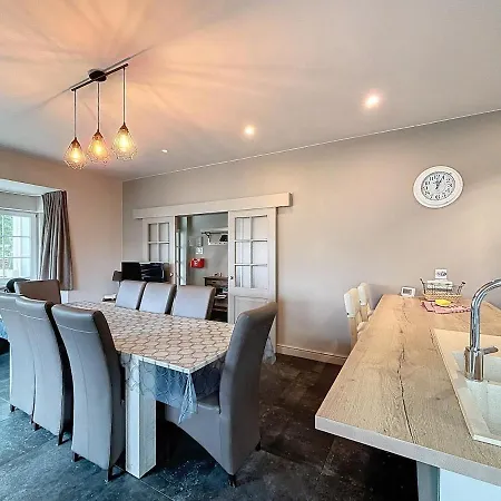 Villa Villa Horizon with jacuzzi close to centre&sea 12pers Koksijde