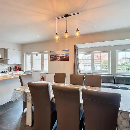 Villa Horizon with jacuzzi close to centre&sea 12pers Koksijde
